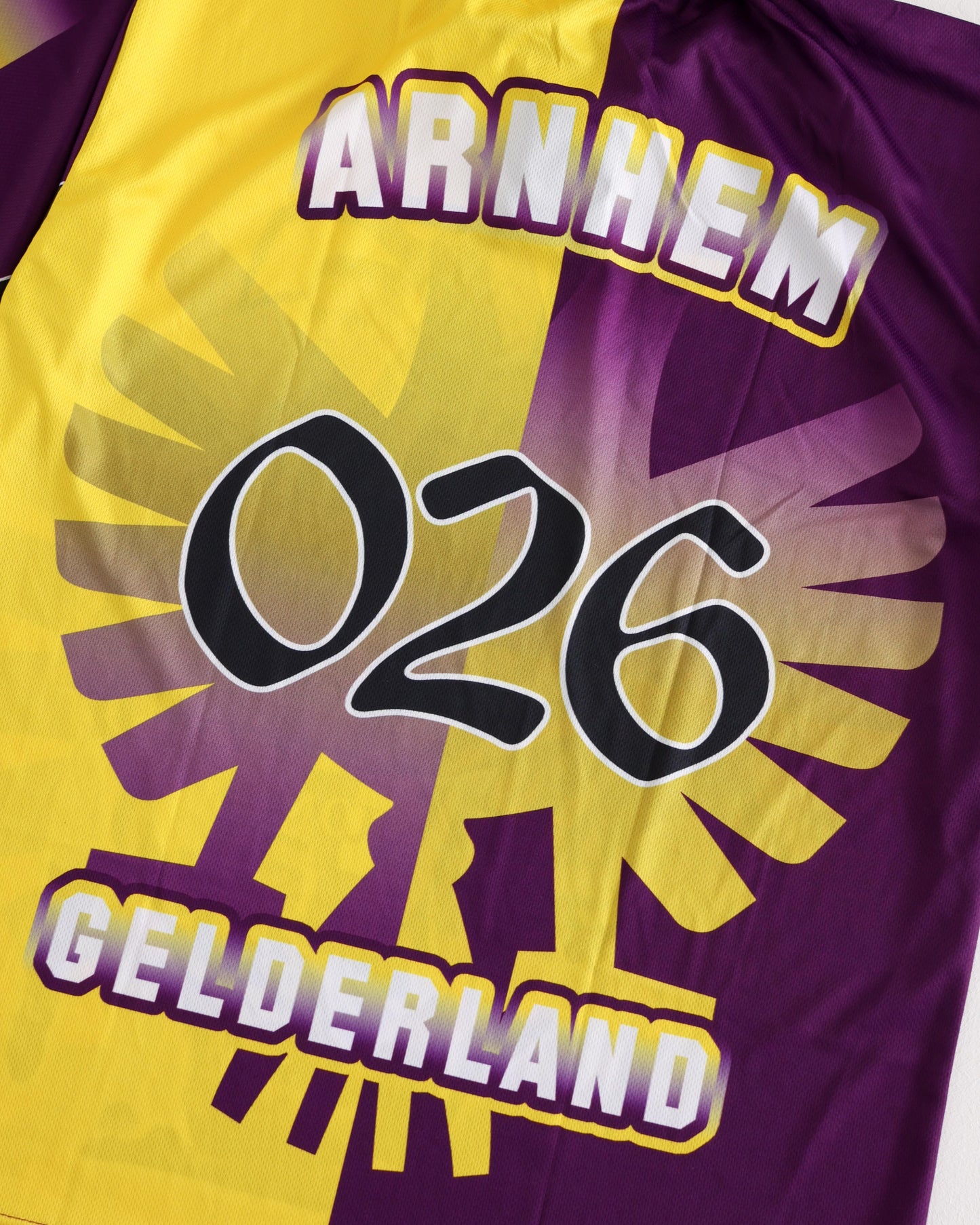 Ernems trots - Nineties shirt