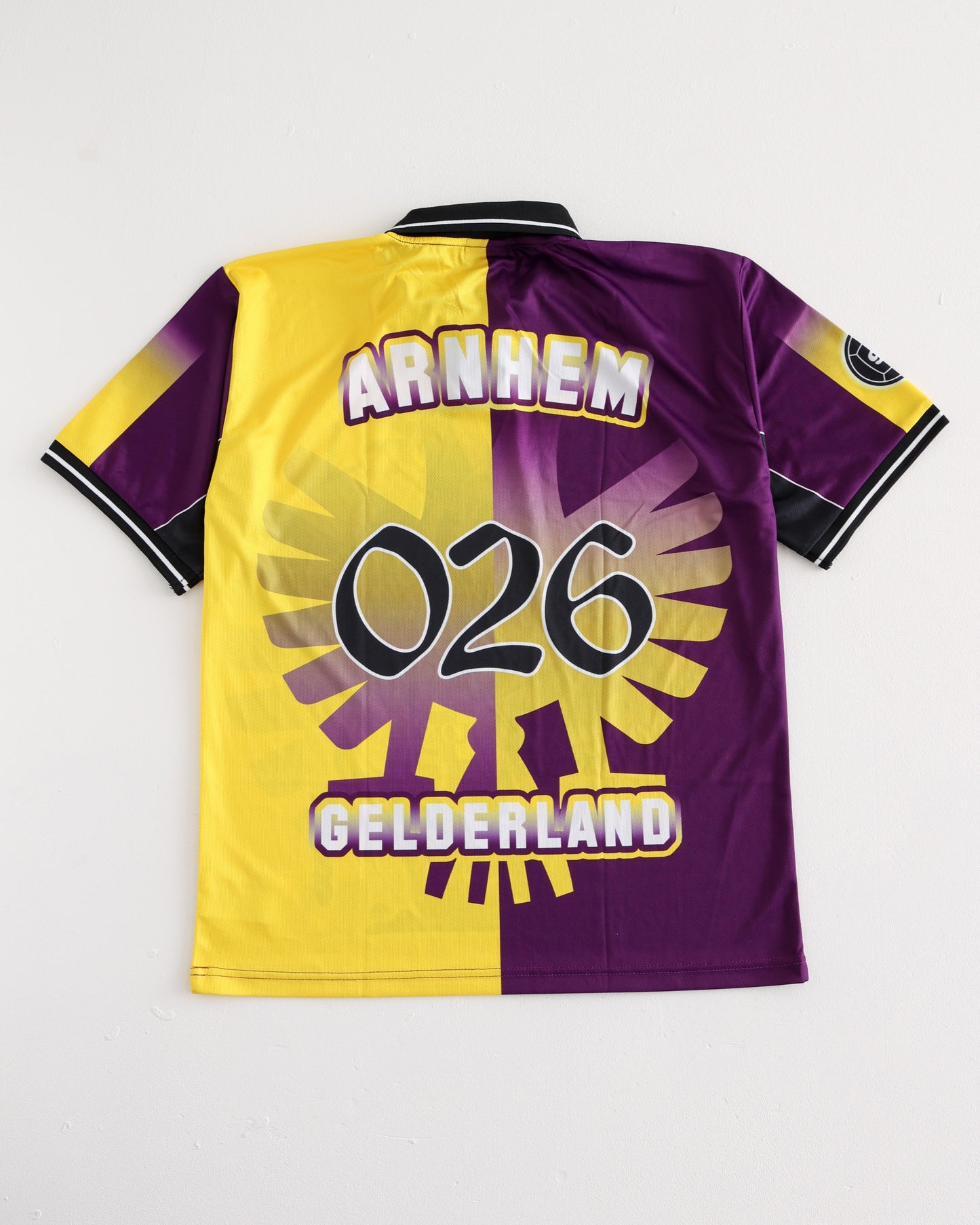 Ernems trots - Nineties shirt